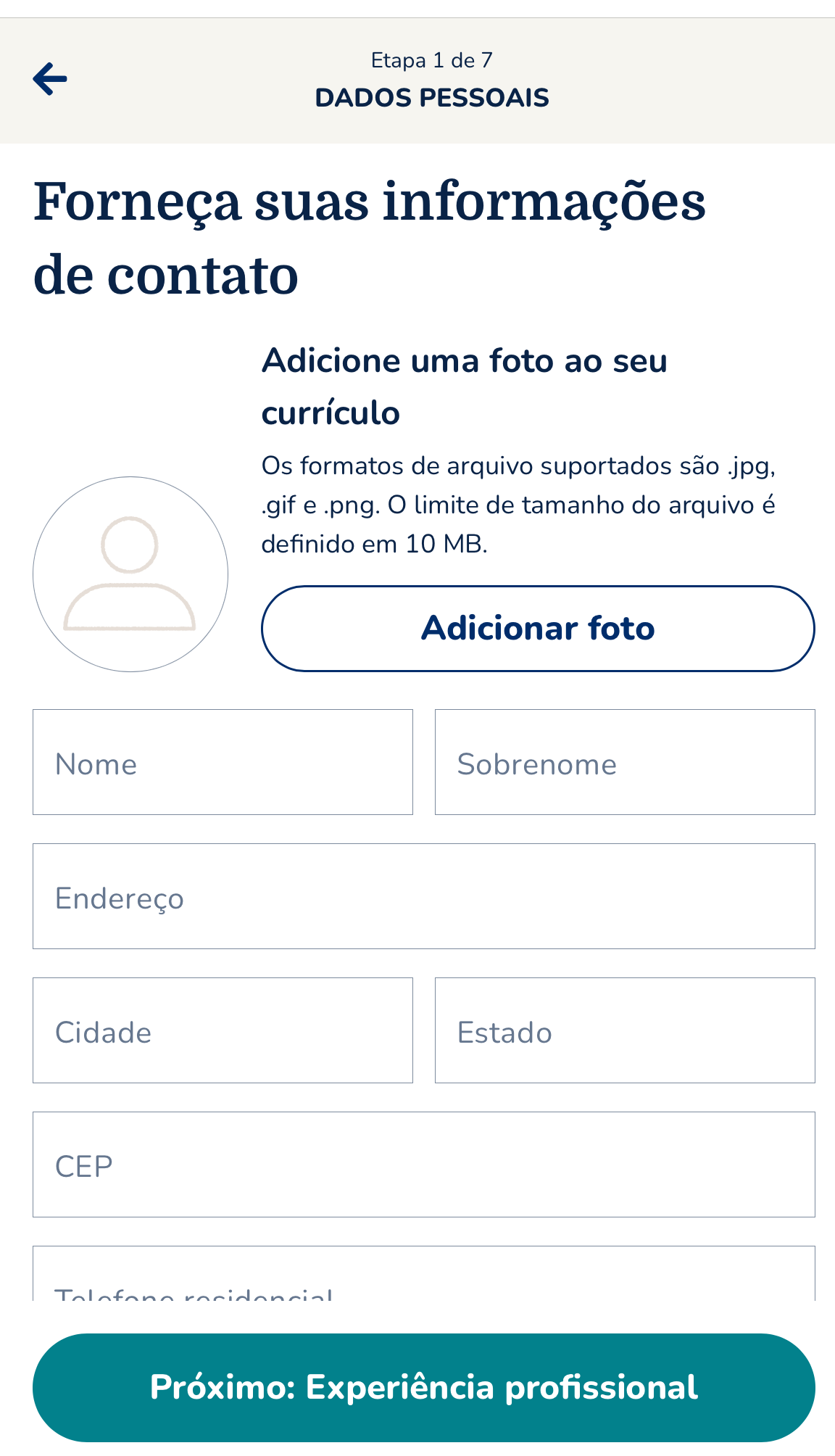 Preencher informações pessoais no gerador de currículo pelo celular do Meu Currículo Perfeito